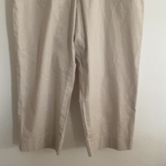 Karen Scott Tan Capris Lightweight Relaxed Fit - Picture 2 of 8
